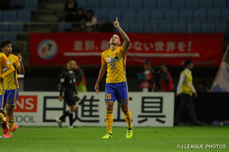 仙台がクラブ史上初のルヴァン杯決勝進出に王手！　川崎も敵地で2点を返す