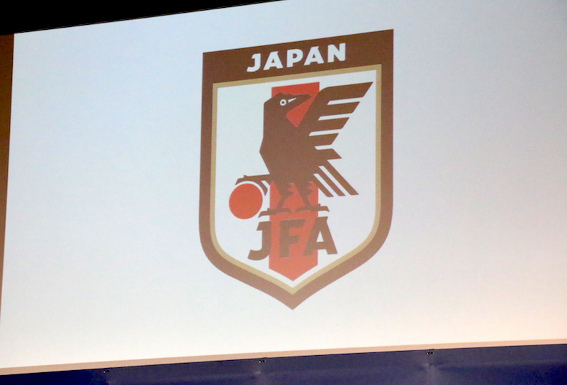 日本代表のエンブレムデザインを刷新 6日発表の新ユニから採用 サッカーキング