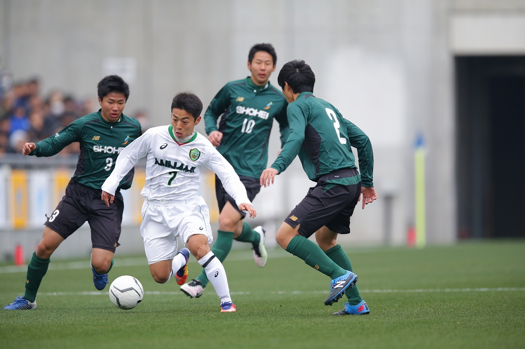 選手権直前の決断が奏功　中盤の底起用に応えた昌平DF吉田航