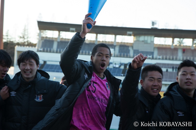 蹴って、止めて…PK戦活躍の日本文理GK相澤ピーターコアミ、努力がもたらした成長