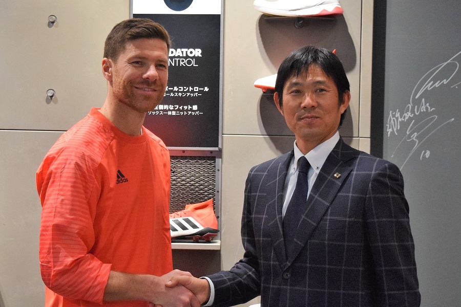 シャビ・アロンソ、森保監督との対談で日本サッカー強化に提言「“いい子”ではいけない」