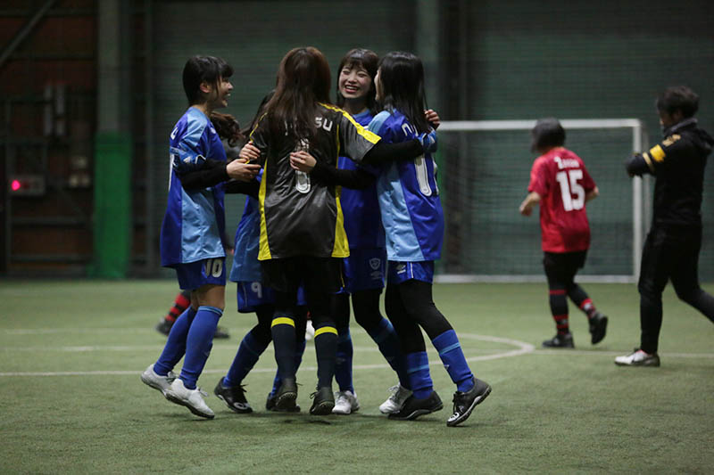 ニジマス、UP-INが初勝利で２位以下は混戦。独走する妄キャリを止めるのはどこか！？／アイドルフットサル「バロンiドール杯」 第3節