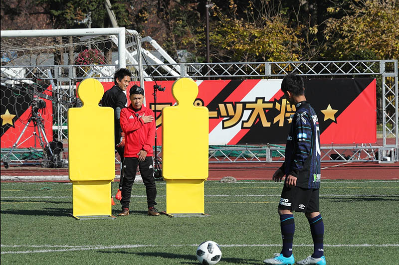 中村俊輔が190cm大型天才中学生gkとフリーキック対決 4日放送 サッカーキング