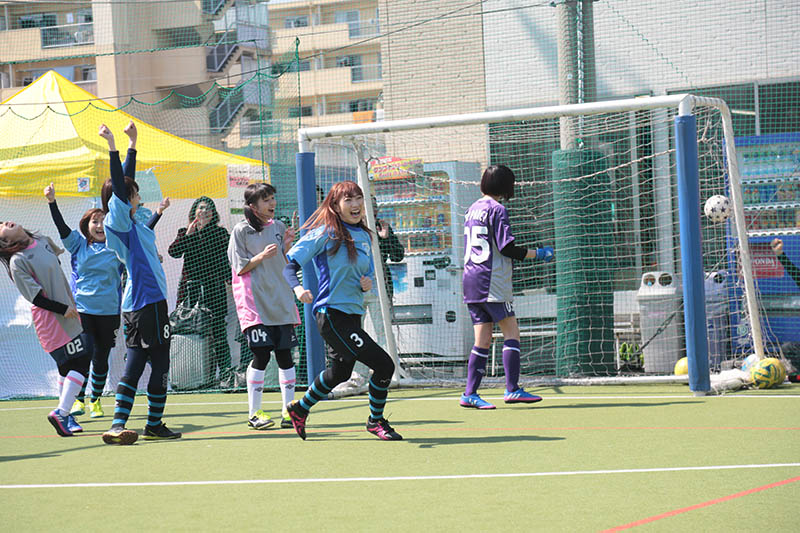 愛迫の決勝ゴールでらぶどるが劇的勝利！悲願の初優勝へ、最終節で妄キャリと直接対決／アイドルフットサル「バロンｉドール杯」第5節