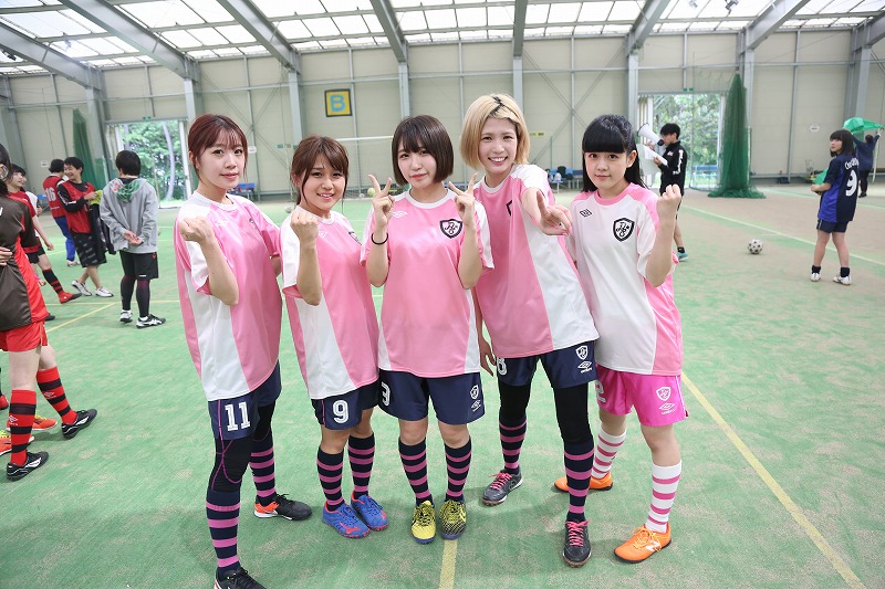 「鵜久森のような大仕事」。河野万里奈の活躍で妄キャリが合宿杯連覇 アイドルフットサル