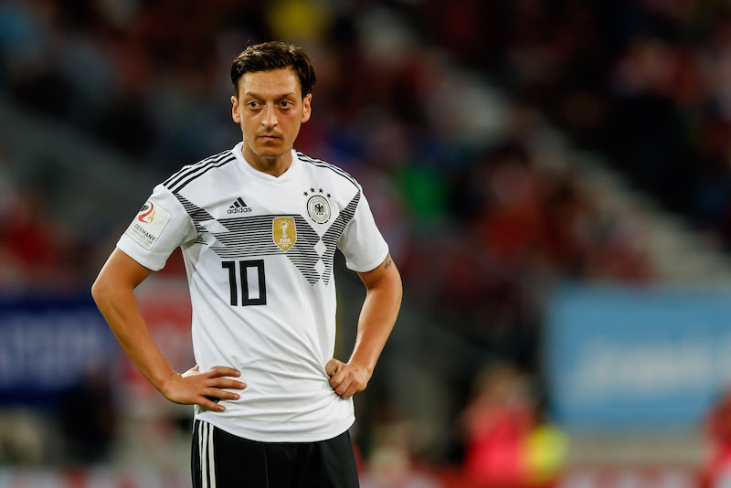 ドイツ代表に痛手、MFエジルがW杯欠場か…オーストリア戦で負傷 