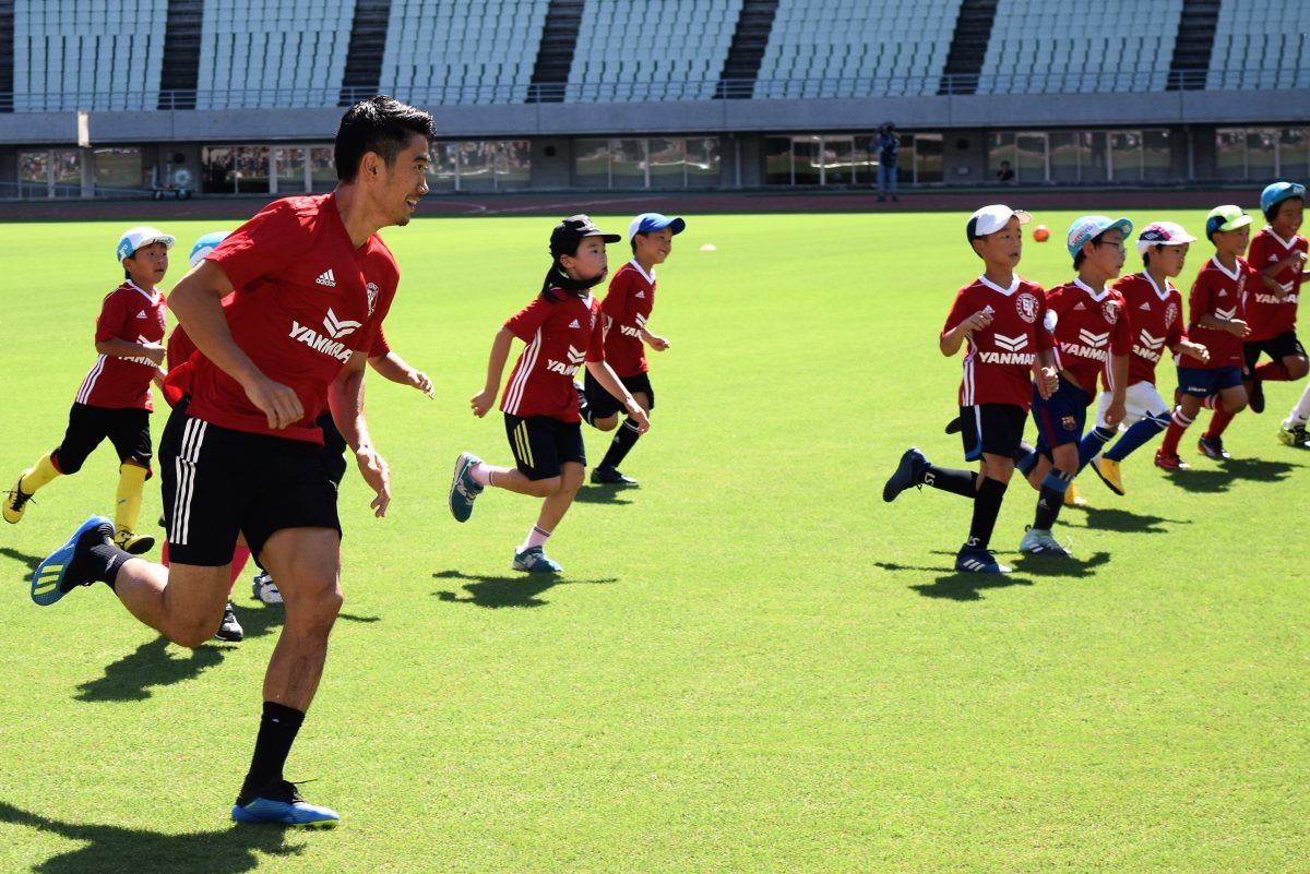 チャリティーイベントに登場した香川真司…東京五輪と移籍について言及
