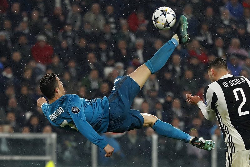 UEFAが年間ベストゴールを発表！ 1位はC・ロナウドのオーバーヘッドに