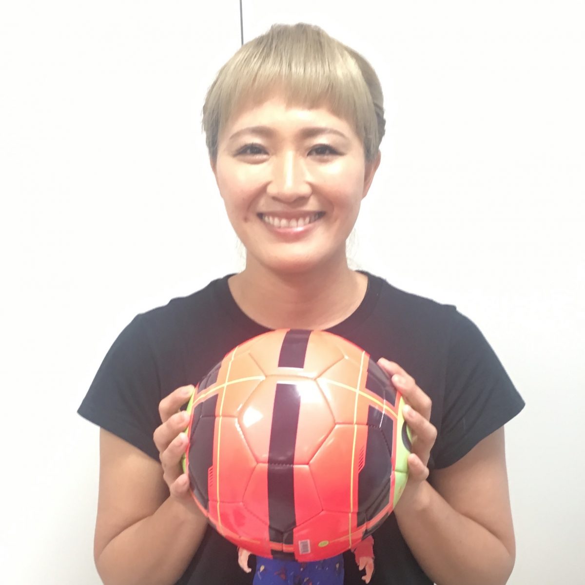 丸山桂里奈、”オトボケ”封印でフットゴルフ世界大会に挑戦