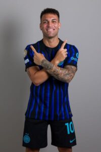 値下げ交渉可！ インテル ラウタロ・マルティネス（M） lautaro m33019229961_1.jpg?1697858260