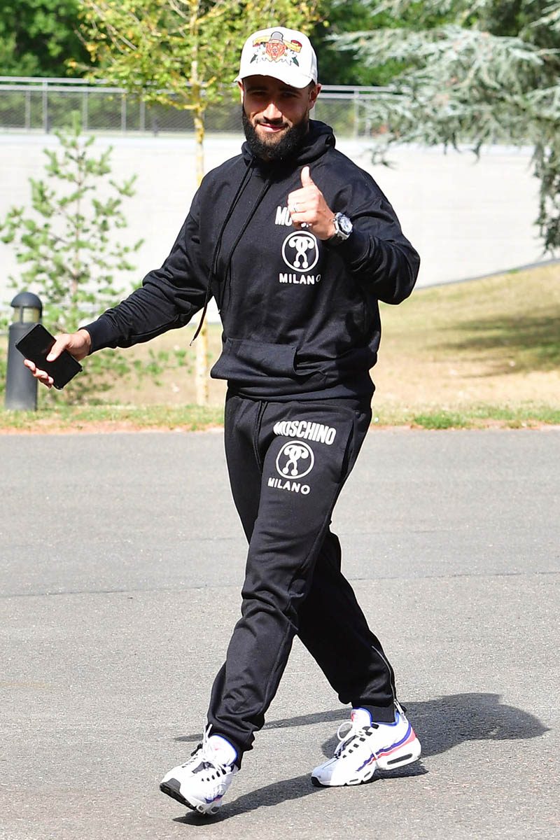 France Soccer Team - Team arrival