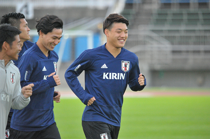 堂安律