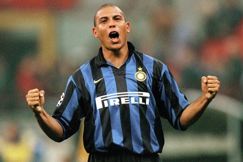 Claudio Villa Archive