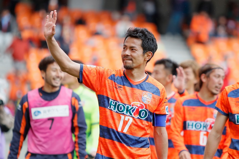 J3長野、元日本代表MF明神智和との契約を延長…34歳GK阿部伸行も更新