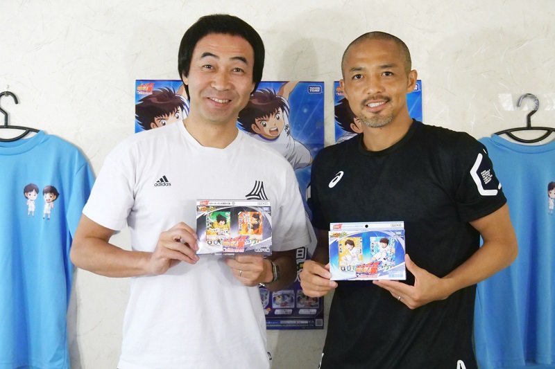 ワッキーと小野伸二が『キャプテン翼フットボールカードゲーム』で真剣勝負！