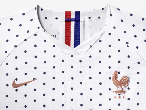 france-national-team-kit-2019-laydown-1_native_1600