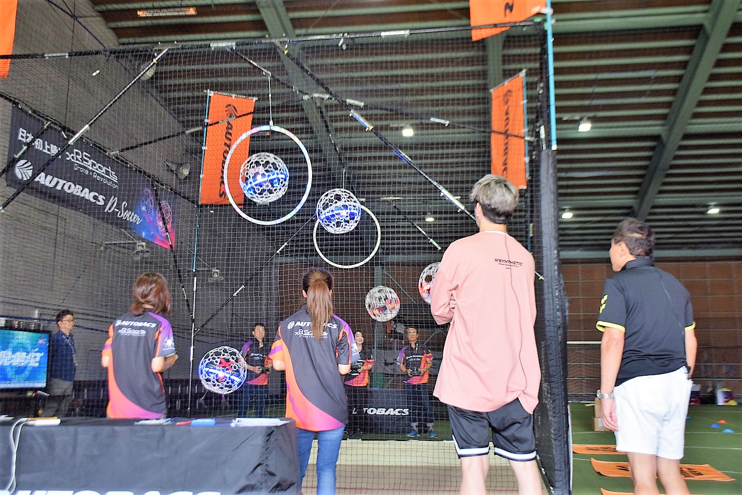 日本国内初の ドローン サッカー フットサル イベント開催 松木とjoyも驚き ワクワク サッカーキング