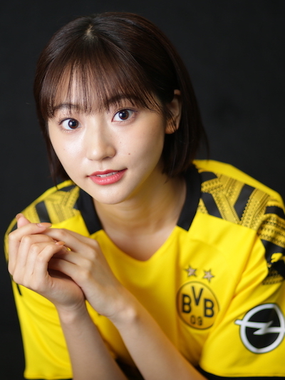 パンサー尾形さん 武田玲奈さんがボルシア ドルトムントのブランドアンバサダーに就任 サッカーキング