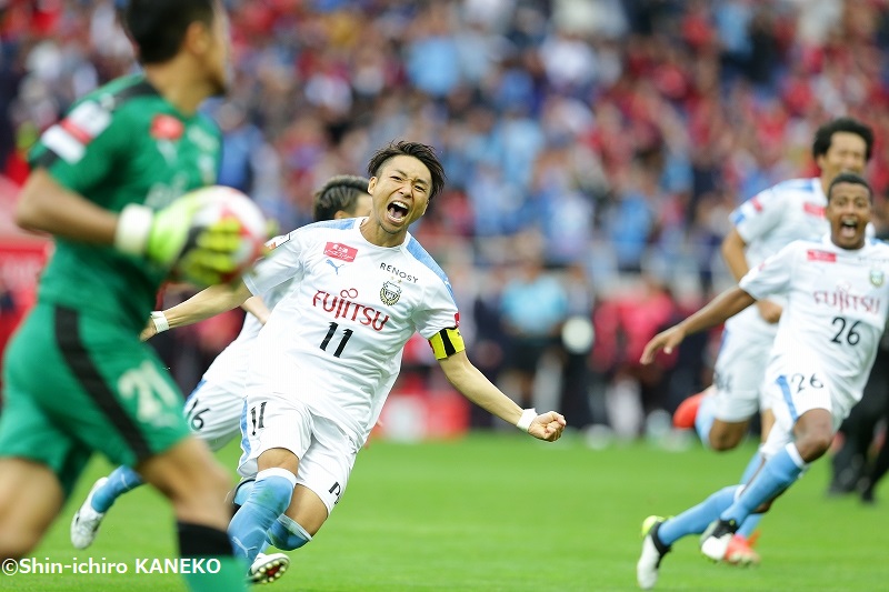 2ゴールの活躍で優勝に貢献した小林が瞳を潤ませたのは…「俺が一番あいつの努力を知っている」
