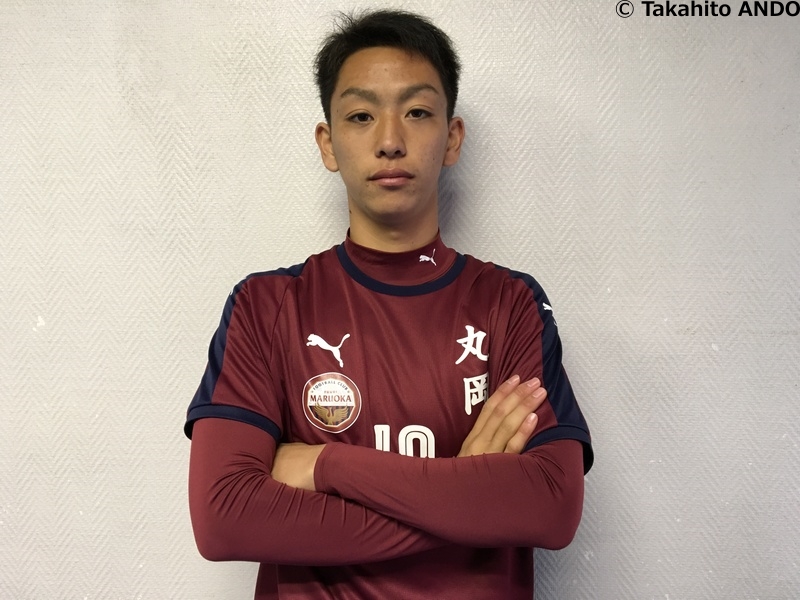 丸岡 憧れのユニフォームを身に纏い 系譜を継ぐ 丸岡らしいストライカー 高校サッカー選手権 サッカーキング