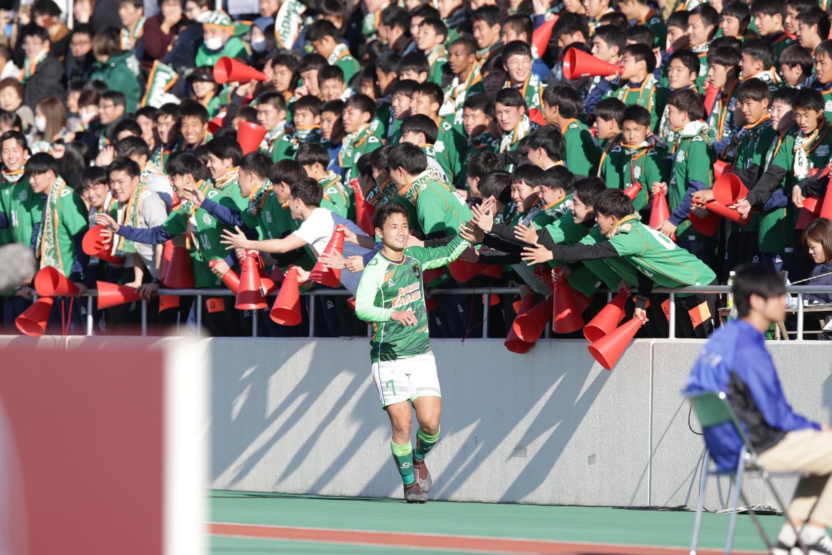 青森山田の1年生MFがまた決めた！ 松木玖生の2得点で富山第一下し、8強進出！