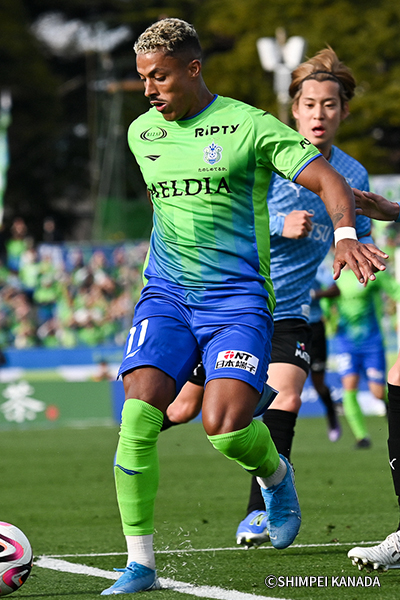 ルキアン 湘南ベルマーレユニフォーム 🟢🔵 No.11 ルキアン LUKIAN