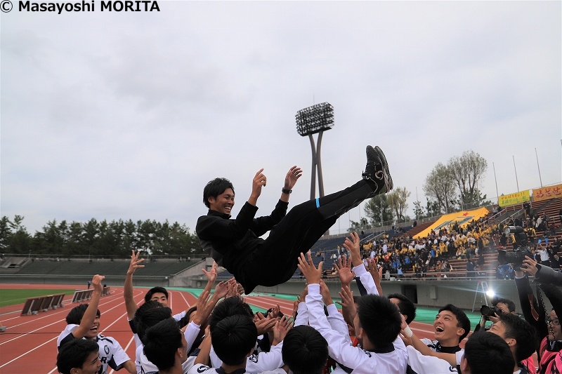 ［鵬学園］ゼロからのスタートで掴んだ全国切符…会社を辞め、躍進を支えた指揮官【高校サッカー選手権】