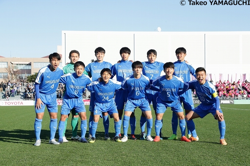 写真ギャラリー 1 2 第98回全国高校サッカー選手権大会 2回戦 山形中央 0 2 今治東中等教育学校 サッカーキング