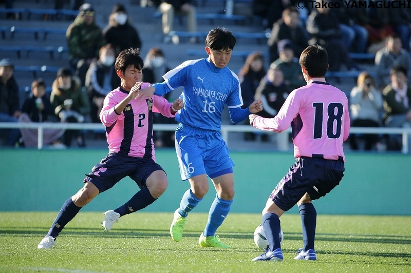 写真ギャラリー 1 2 第98回全国高校サッカー選手権大会 2回戦 山形中央 0 2 今治東中等教育学校 サッカーキング