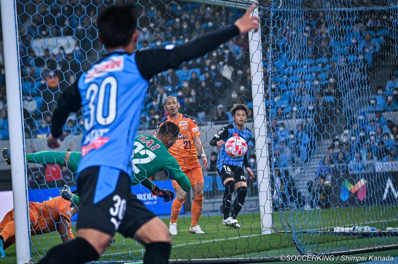 18-NZ6_2112