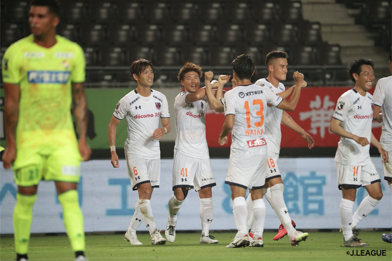 約4ヶ月ぶりに再開したJ2で劇的ゴール続出！　大宮と長崎が開幕2連勝を飾る／J2第2節