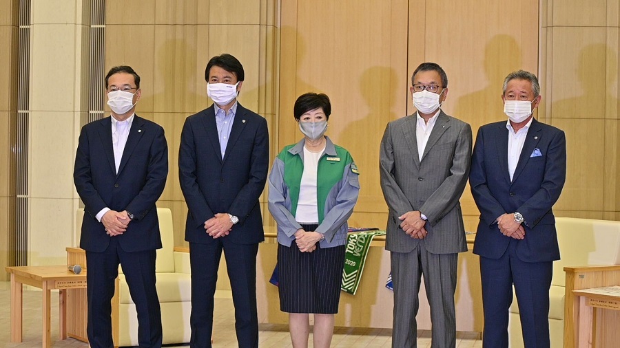 村井チェアマン＆在京Jリーグ3クラブ代表が東京都知事を訪問　再開を報告