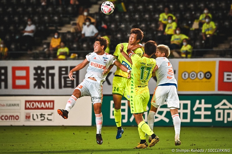 北九州が長崎を交わし首位浮上！　琉球は大宮相手に5発快勝／J2第18節