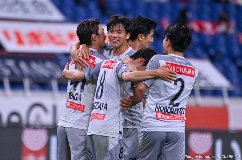 川崎Fが浦和を下し公式戦6連勝！　山根、小林、L・ダミアンのゴールで3発快勝