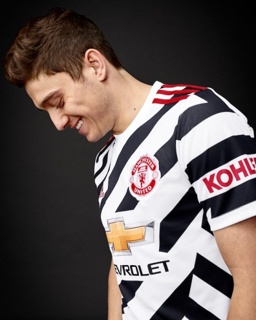 JAMES WEARS UNITED THIRD JERSEY