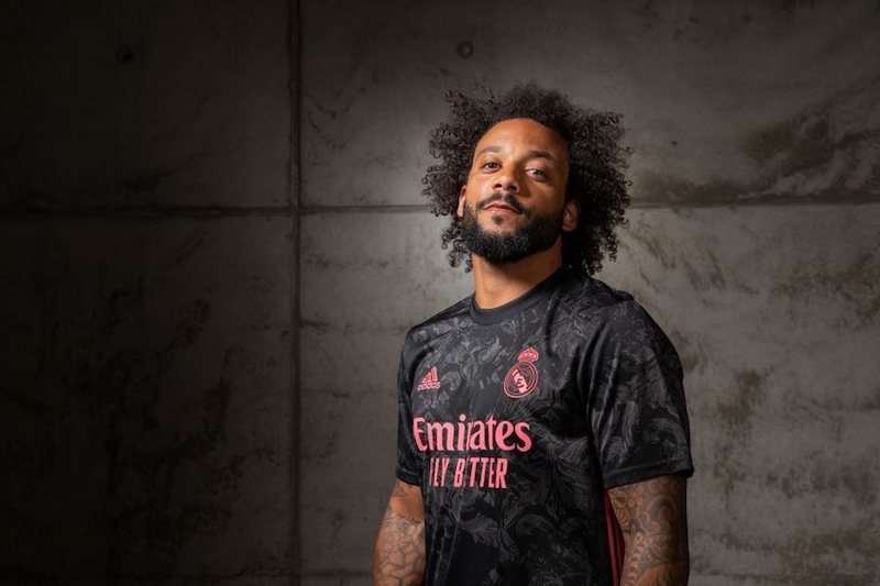 MARCELO WEARS REAL MADRID THIRD JERSEY