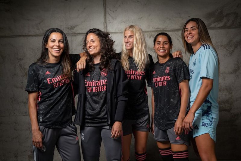 WOMENS TEAM WEARS REAL MADRID THIRD JERSEY