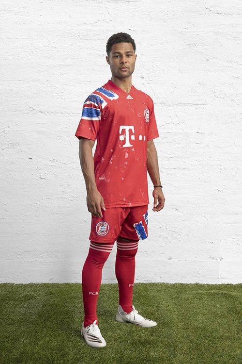 FW20_FOOTBALL_HUFC_ACLUBS_BAYERN_GNABRY_ADIDAS_0556