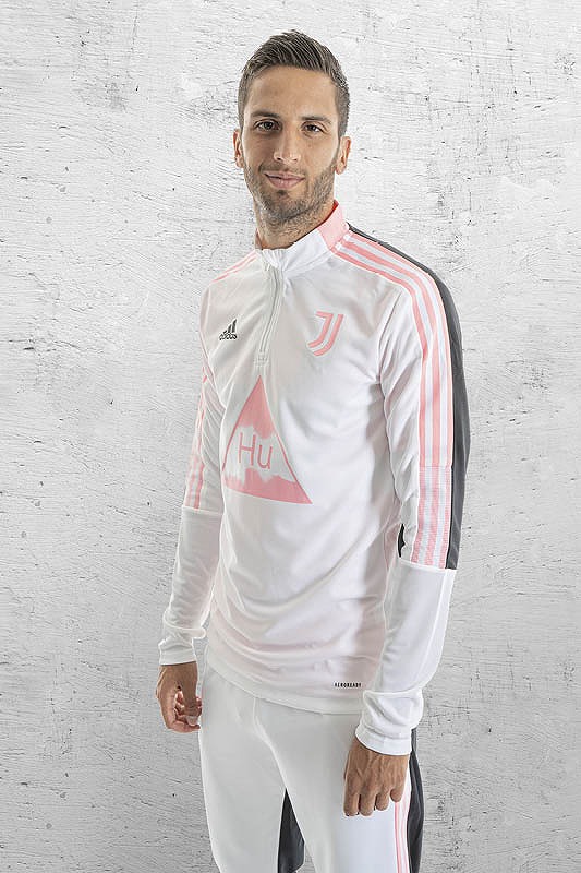 FW20_FOOTBALL_HUFC_ACLUBS_JUVENTUS_BENTANCUR_NON_ADIDAS_1267