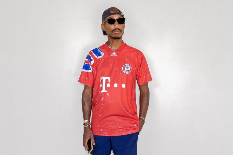 PHARRELL20_0004_1012_HeadphoneRemove_FCB_PR.jpg