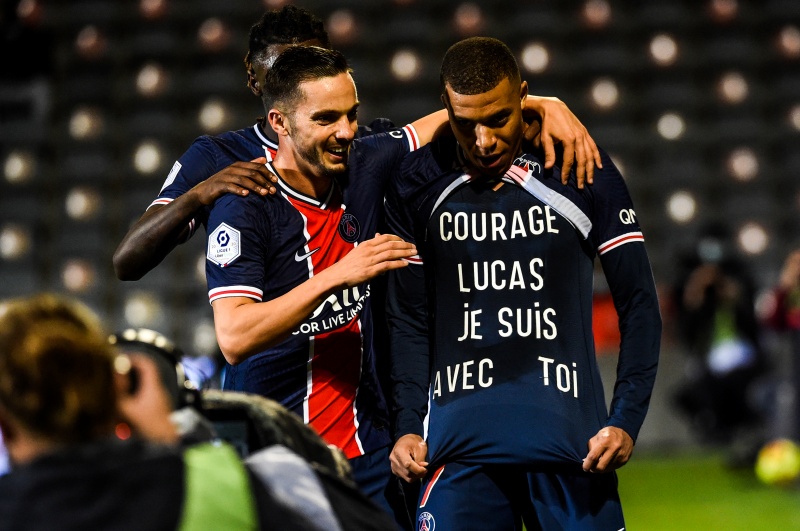 エンバペが2発！　キーン初出場のPSG、10人のニームに快勝で暫定首位浮上