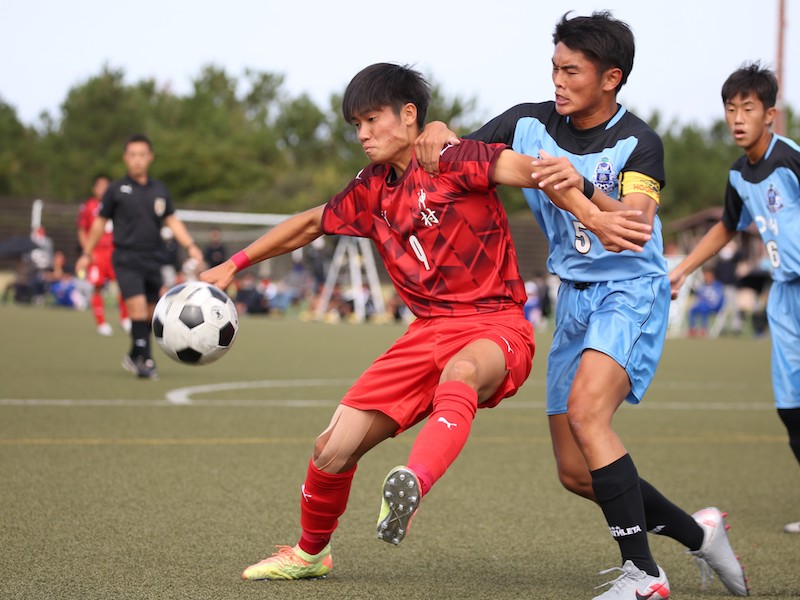 神村学園 攻撃サッカーを表現して 日本一を目指す 大迫 福田の1年生コンビに注目 選手権出場校紹介 サッカーキング