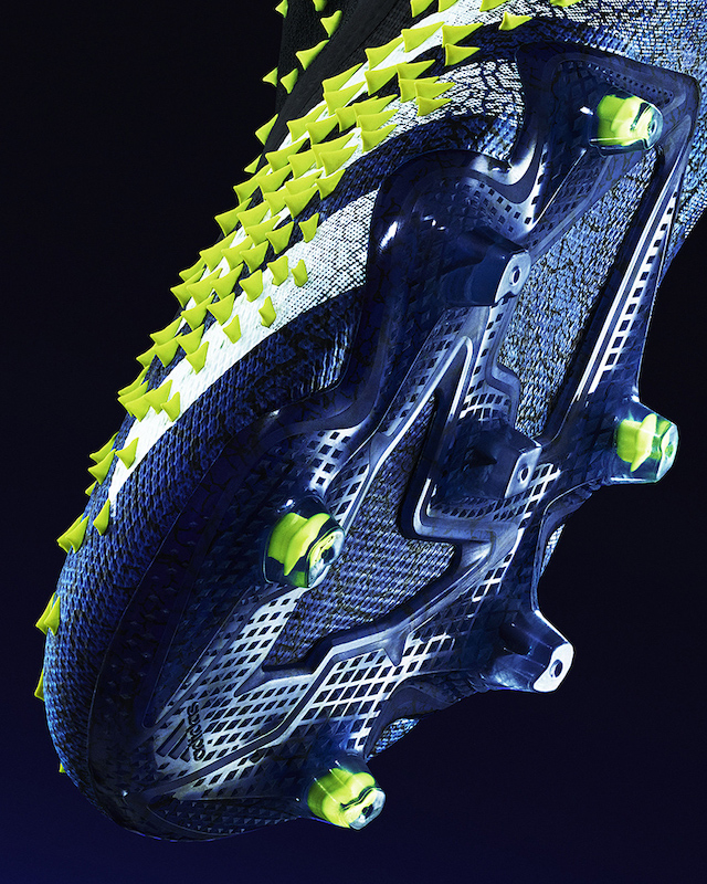 FLOATINGBOOT_DIAGONALBOOT_PREDATOR_P0_258_Focus2_V5x_FINAL-MAC-4x5