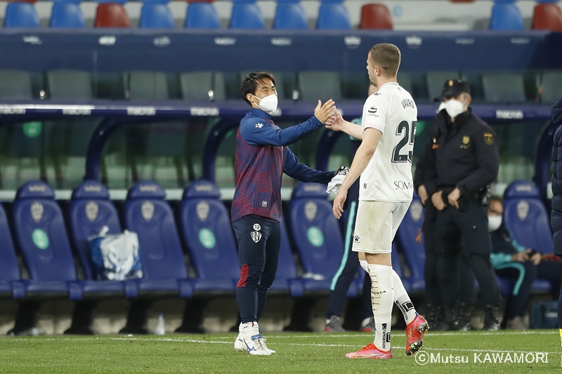 Levante_Huesca_210402_0010_