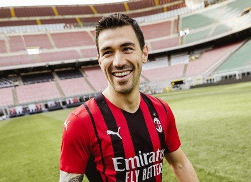 21AW_TS_AC-Milan_Home_Romagnoli_006_RGB