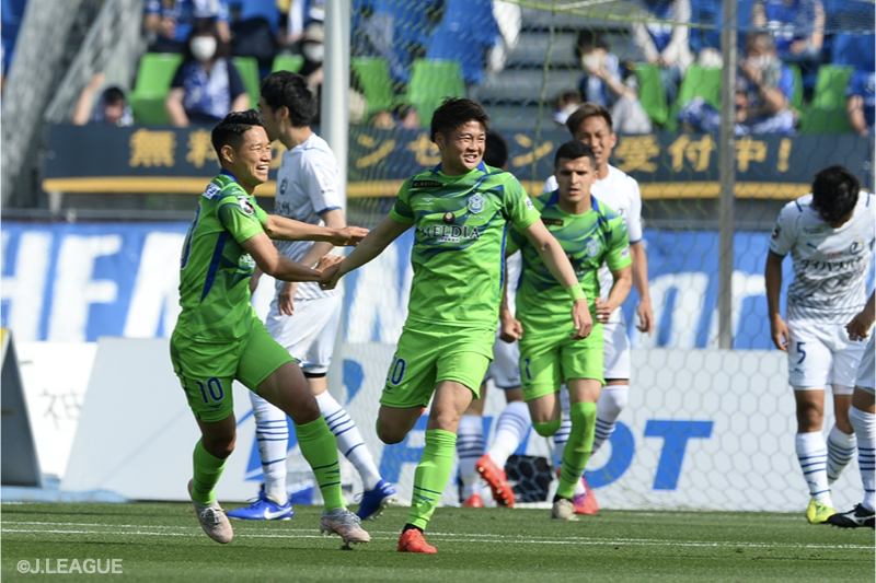 湘南が名古&ウェリントン弾で公式戦7試合ぶり白星！　大分はリーグ戦連勝ならず