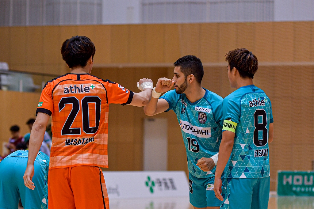 B78351DE-6EF0-40C9-95D3-53BC72A3267F