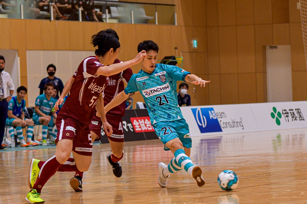 B8863B95-437D-4572-BEB9-9DEA0264019A