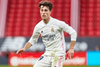 プロ選手としての夢を断たれた その先 元jリーガー ジュビロ磐田広報担当の松森亮さん サッカーキング