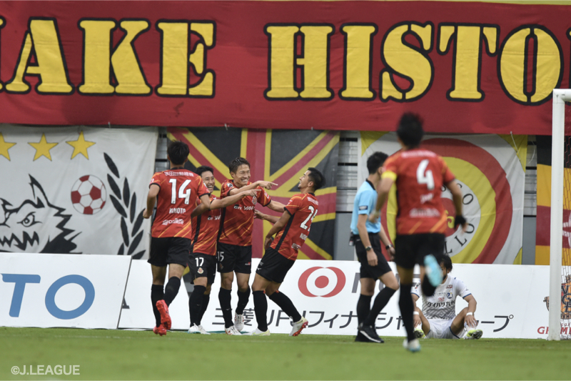 名古屋、19試合無失点の新記録樹立！　稲垣決勝弾で指揮官はJ1通算100勝目